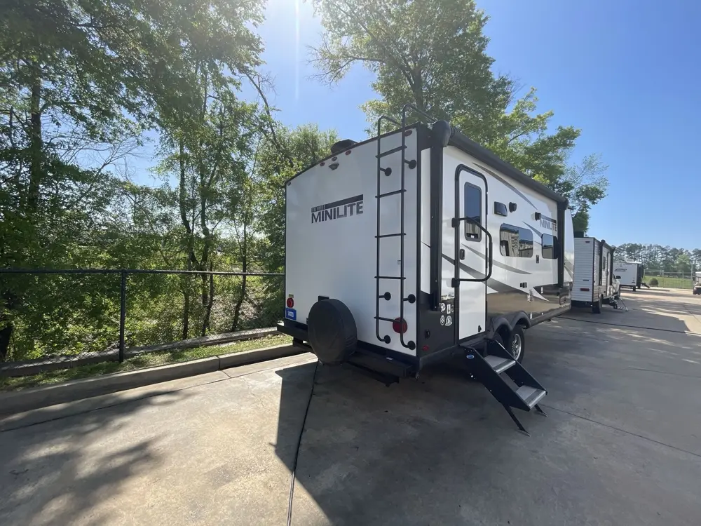 s33